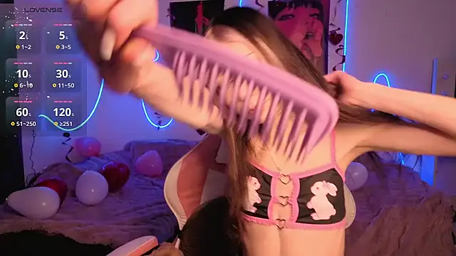 Chatroom XXX en direct de KiraGlam