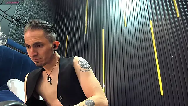 KarloStrom Adlı Modelin Canlı XXX Sohbeti