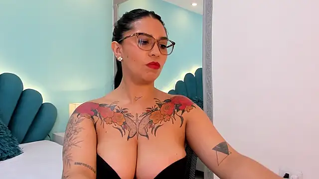 sharlott18 Live XXX-Chat