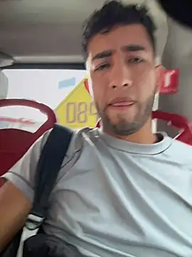 liam_bronw: διαδικτυακό σόου στην κάμερα