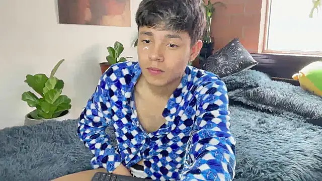 Andy_Belier23: онлайн-секс-чат