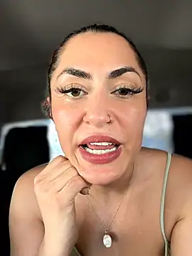 YourQueen18 Chat XXX in diretta