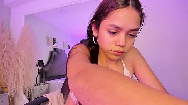 แชท XXX สดของ CarolineFyre