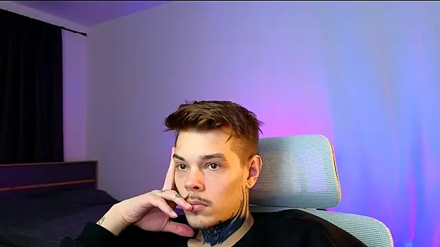 DENIS_HERE: απευθείας συνομιλία ΧΧΧ