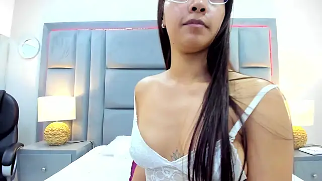 BriannaRivera Adlı Modelin Canlı XXX Sohbeti