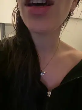 JolieBeeのウェブカメラショー