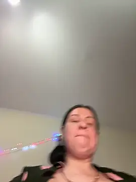 Evelinia élő XXX-chatje