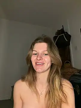 Lilly-Luscious live XXX chat