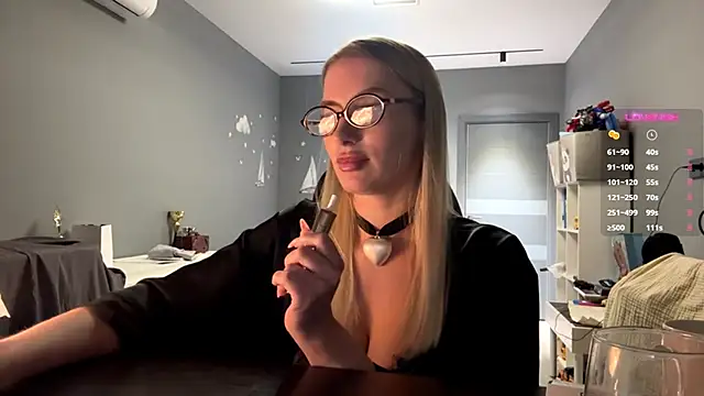 SoftnessMila Chat XXX in diretta