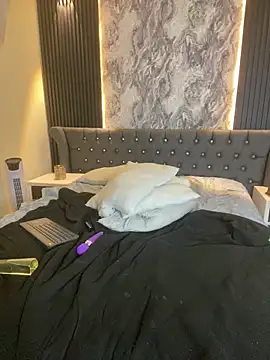 Lolagolden1 现场XXX聊天