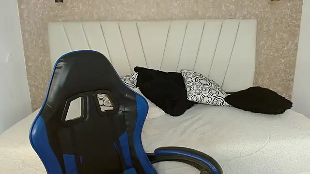 POCAHONTAS--- Chat XXX in diretta