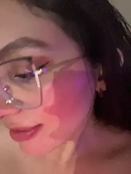 แชท XXX สดของ VioletPearson