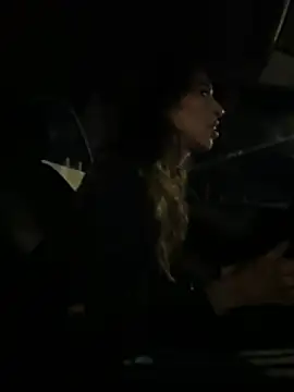 Chatroom XXX en direct de Amani_thewolf