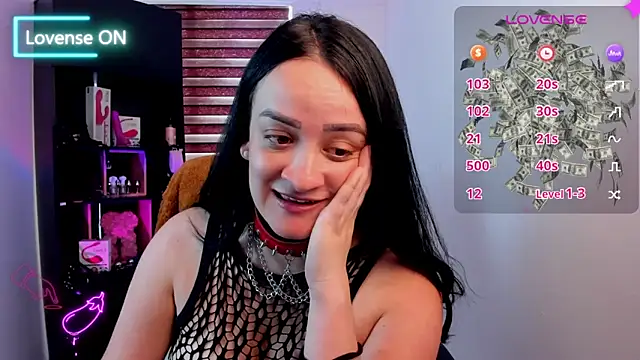 sara_goodgirl13's Webcam Show