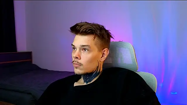 دردشة DENIS_HERE الجنسية المباشرة