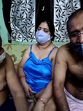 HoneyHush: διαδικτυακό σόου στην κάμερα