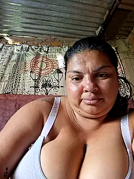 Juli_Powl Live XXX-Chat