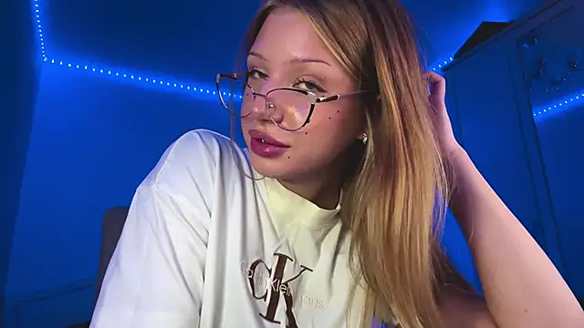 Stefifany Adlı Modelin Canlı XXX Sohbeti