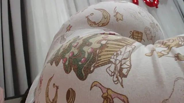 _JustmeHere_ élő XXX-chatje