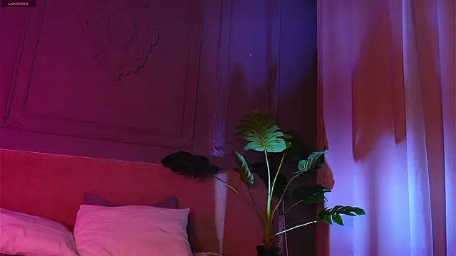 Chat +18 de Liv_Fay ao vivo