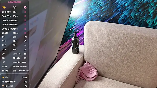 Chat +18 de Playful_Lia ao vivo