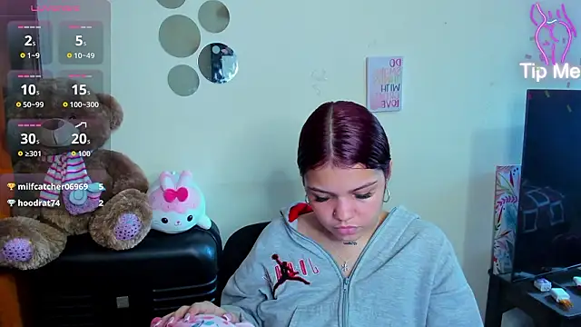 Chat +18 de Ema__Luna ao vivo