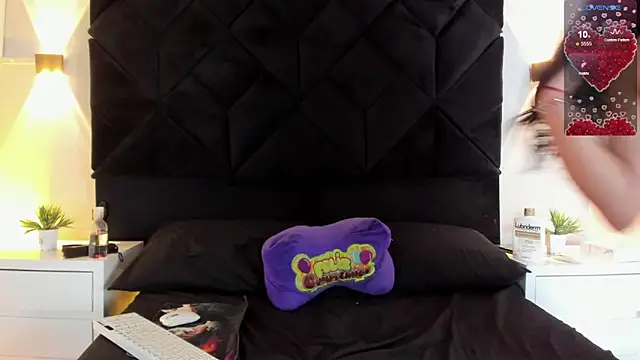 Chat +18 de andrea_carocaro ao vivo