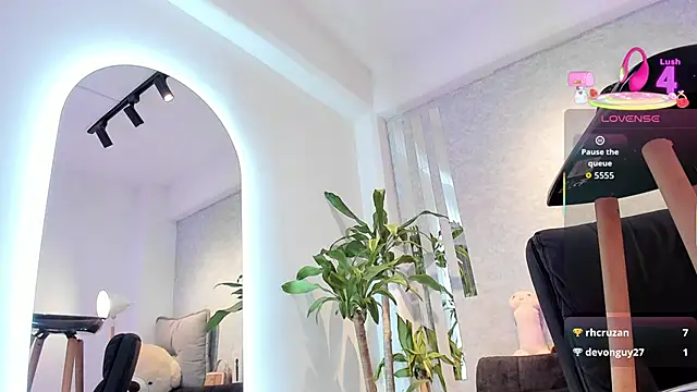 Онлайн чат XXX lily_cash1