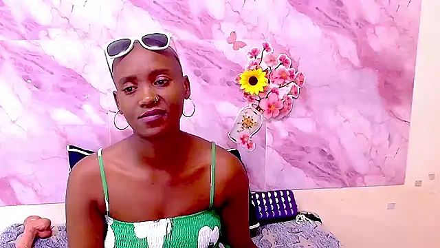 Czat XXX na żywo – EbonyOlive69