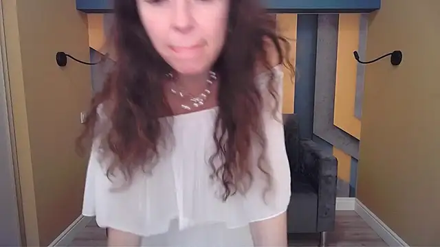 EllaLong Live XXX Chat