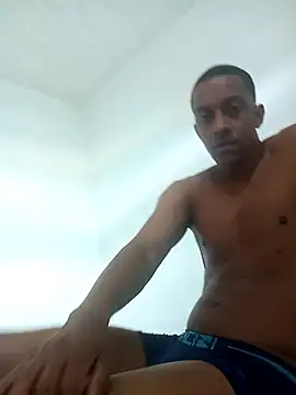 Pretinhoo25: онлайн-секс-чат