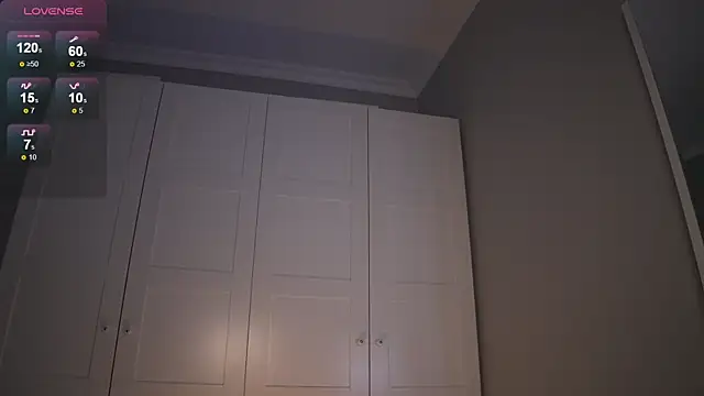 -JuicyMolly- élő XXX-chatje