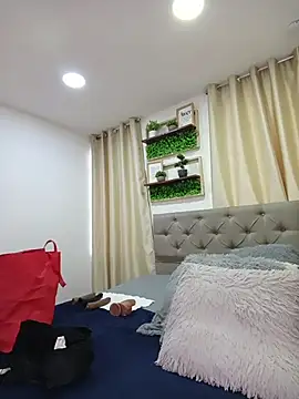 Онлайн чат XXX sasi_luna