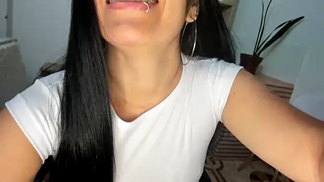 Tania_mature live XXX chat