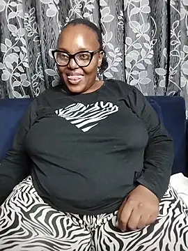 XXX chat uživo modela CHERRYYUMMY