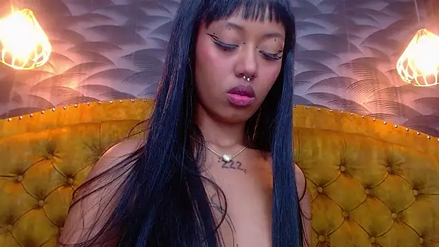 SachaBratz: онлайн-секс-чат