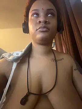 nickytheehawtie élő XXX-chatje