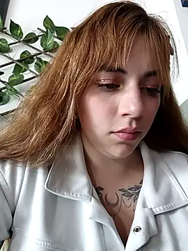 ISABELLA-01_ élő XXX-chatje