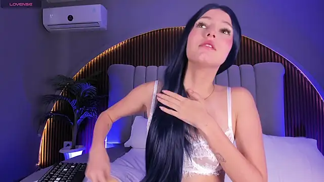 ToriSpace_ élő XXX-chatje