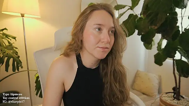 Scarlett_NoirMuse's Live XXX Chat