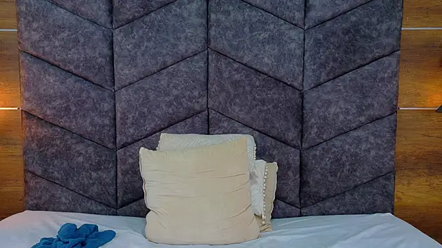 AnnieRouse__ live XXX chat