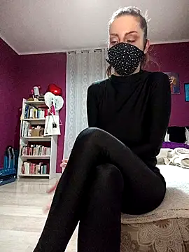 Akemi_rossi: онлайн-секс-чат