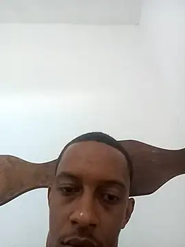 Pretinhoo25 Adlı Modelin Canlı XXX Sohbeti