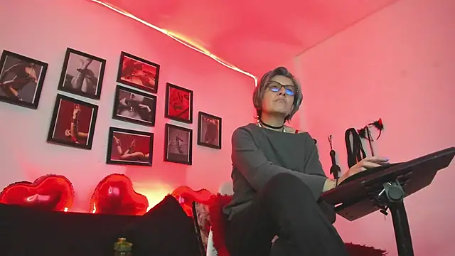 Chat XXX en directo de MistressNyx_cg