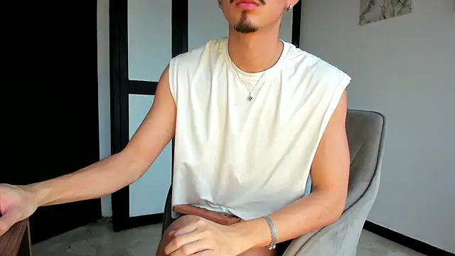 sweettaaron01 Webcam Show