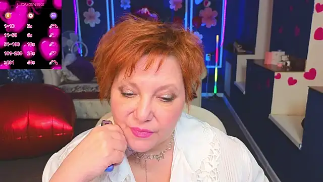 Kira_Kenett Chat XXX in diretta