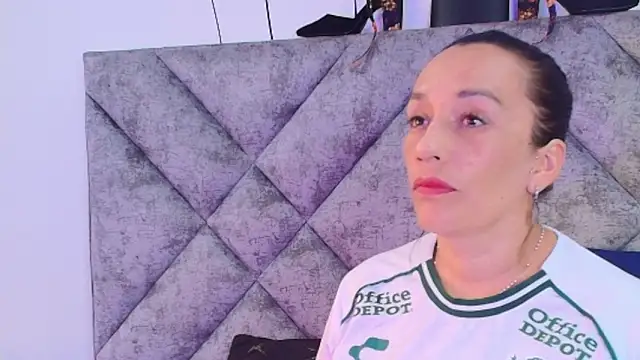 Shantey_Laurent Chat XXX in diretta