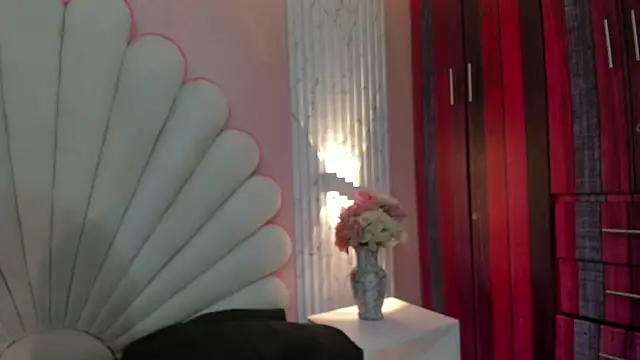 Kateemos Show in webcam