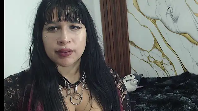 valen_ros élő XXX-chatje