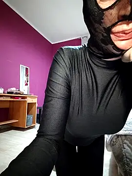 Pokazy przed kamerką – Akemi_rossi